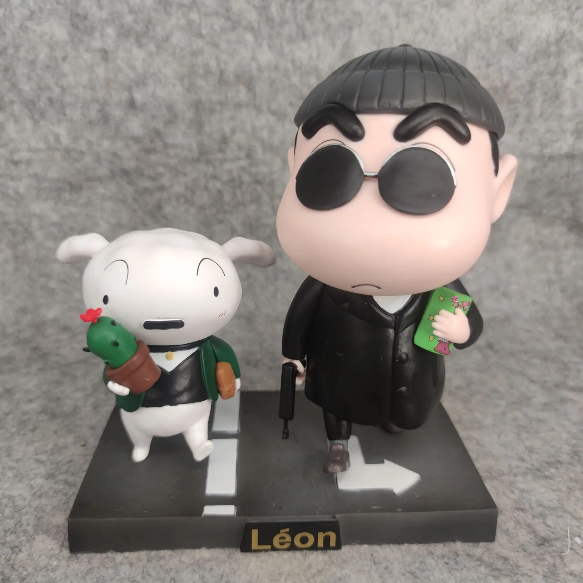 

Leon Cosplay Nohara Shinnosuke Crayon Shin Anime Action Figure 16CM PVC Doll Toys Gift