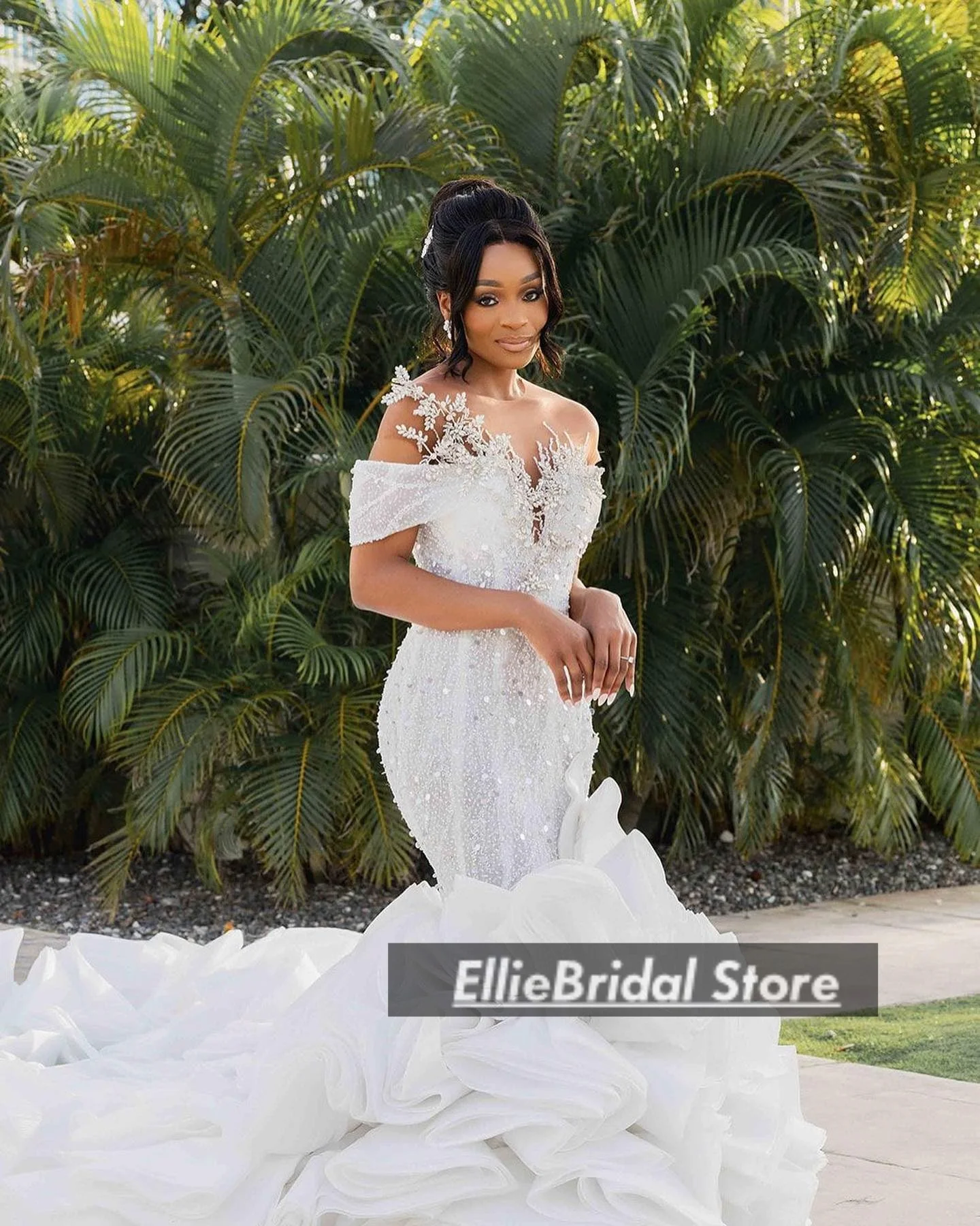 فساتين زفاف نيجيرية أنيقة فاخرة برقبة شفافة وكشكشة كريستالية ذيل حورية البحر الأفريقية مشد زي العرائس 2025 حسب الطلب