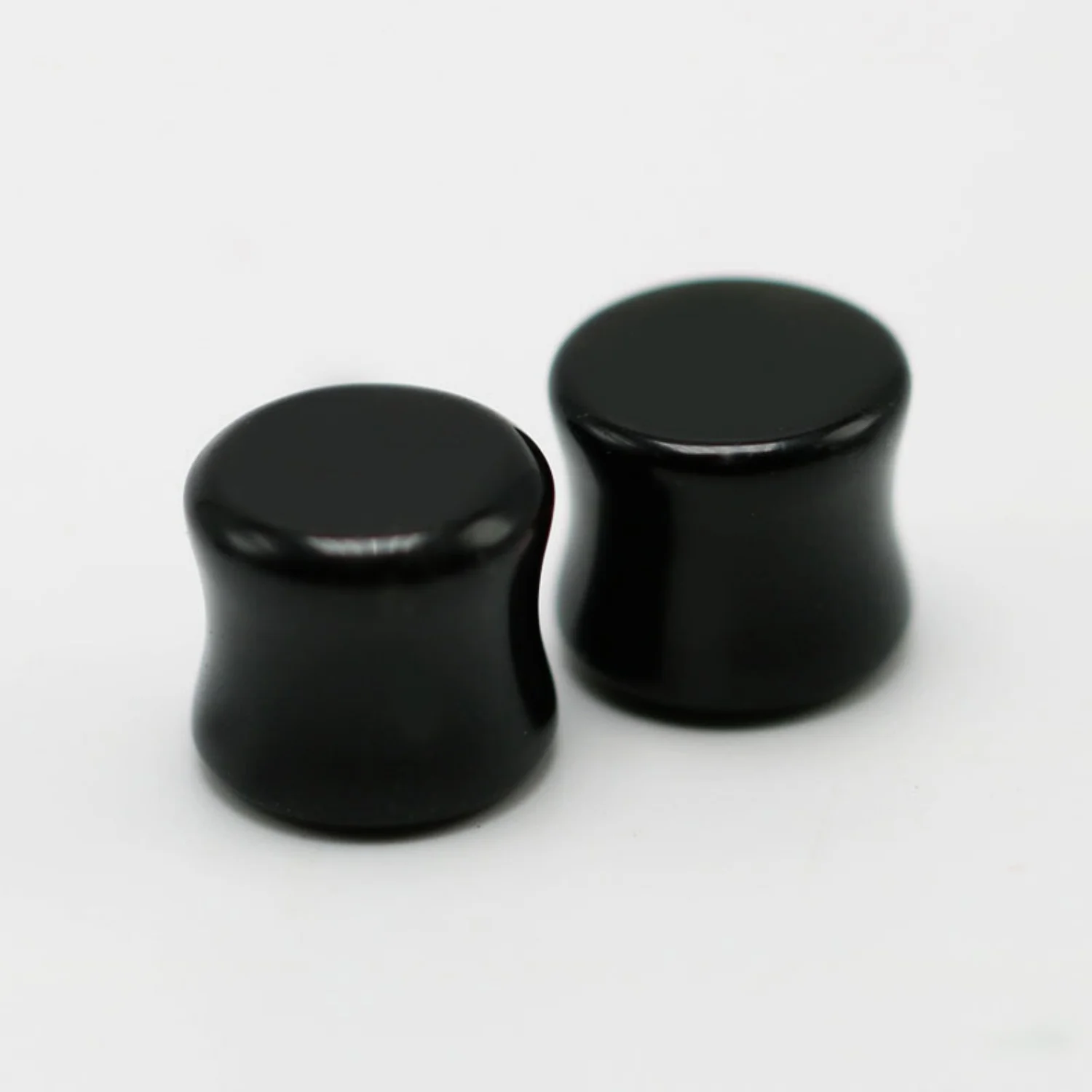 High Quality Ear Expanders Piercing 1 Pair Genuine Black Onyx Organic Natural Polished Stone Ear Gauges Saddle Ear Studs Plug