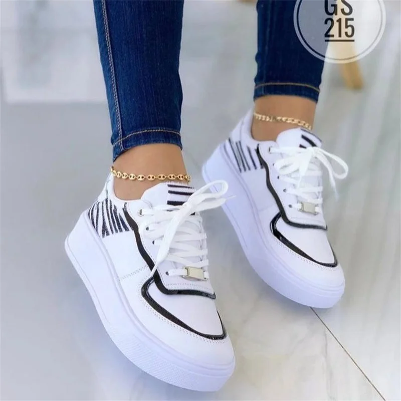 Oversized Thick Sole Fashion Sports Shoes 2023 New Style Splice Lace up European/American Flat Bottom Lace up Single Shoe Women