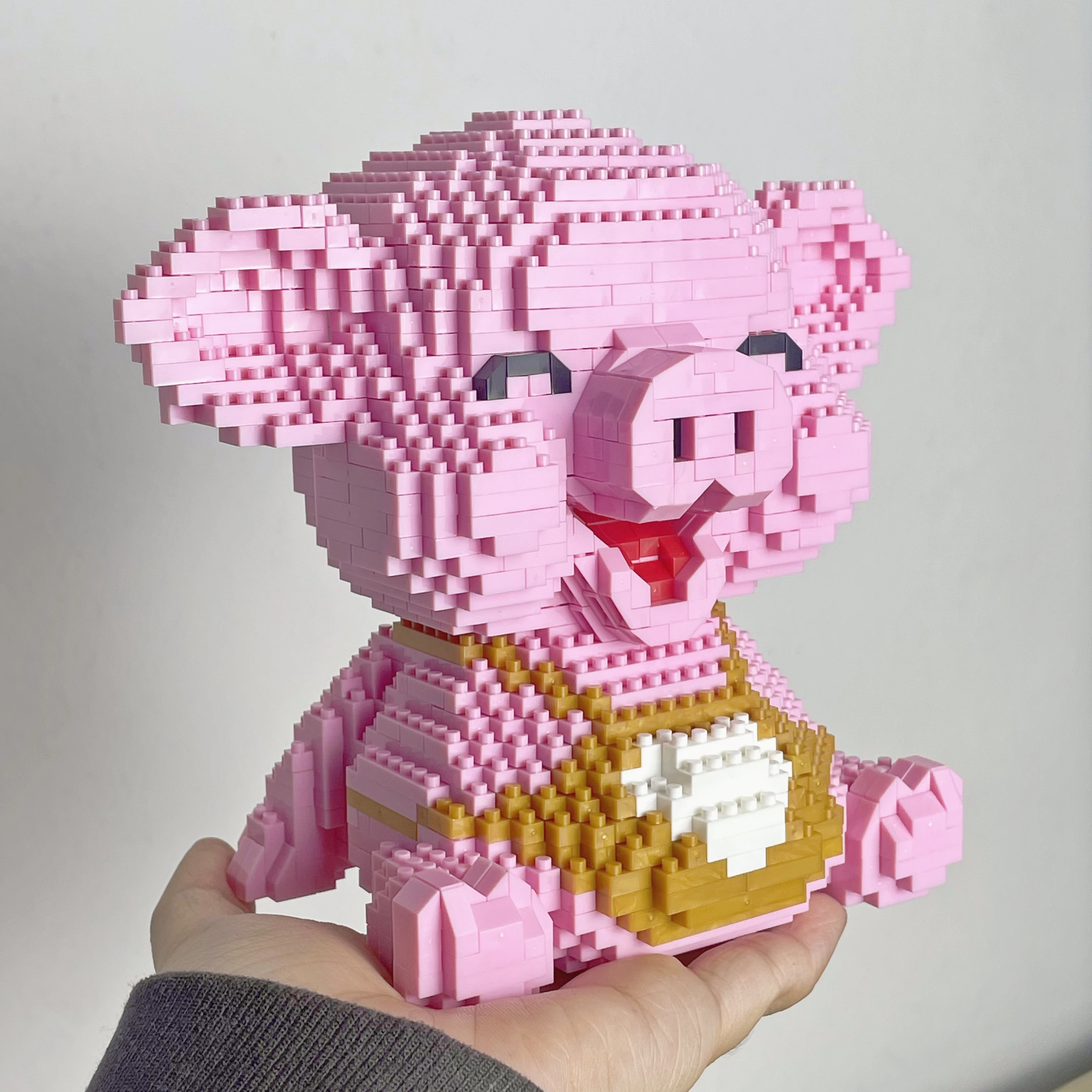 Knew Built Cute Pink Smile Pig Micro Mini Building Blocks Toy - Bringer of Good Mood and Fortune Bricks Deco at Home Office