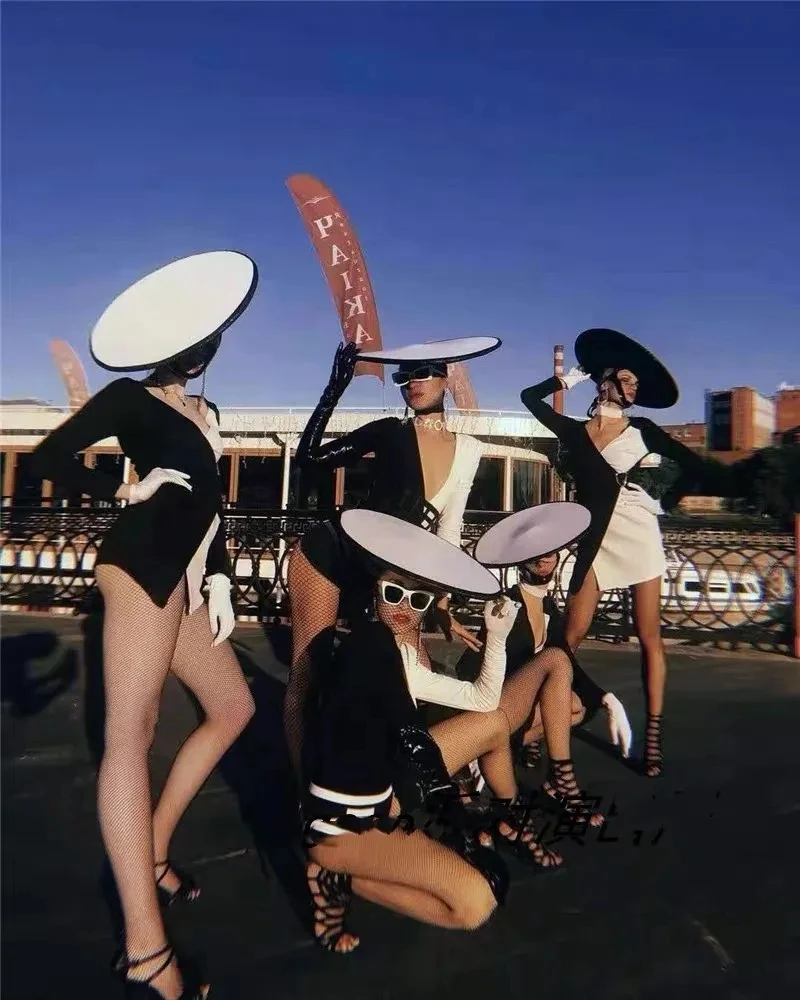 Costume da ballo di scena canzone femminile djgogo mostra la squadra di danza che esagera il cappello della tuta in bianco e nero ds Halloween