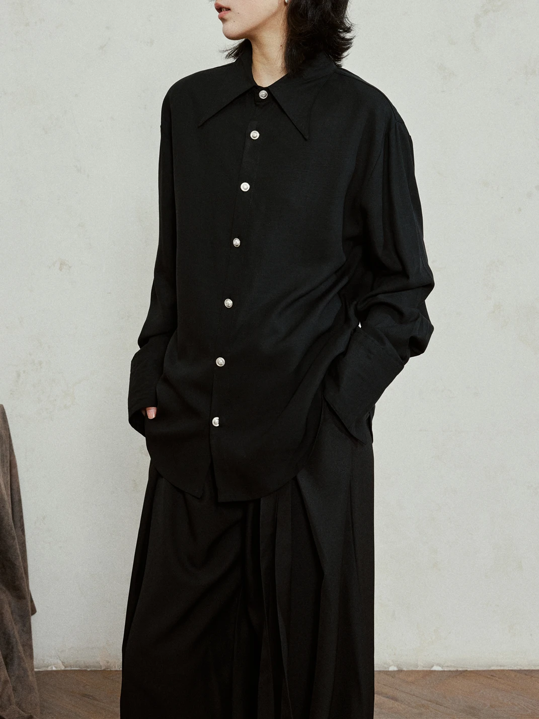 

Рубашка SUNYVONNE в европейском стиле, свободного кроя, с отложным воротником, длинными рукавами, тиснеными пуговицами, многослойная, женская, премиум-класса, модная одежда