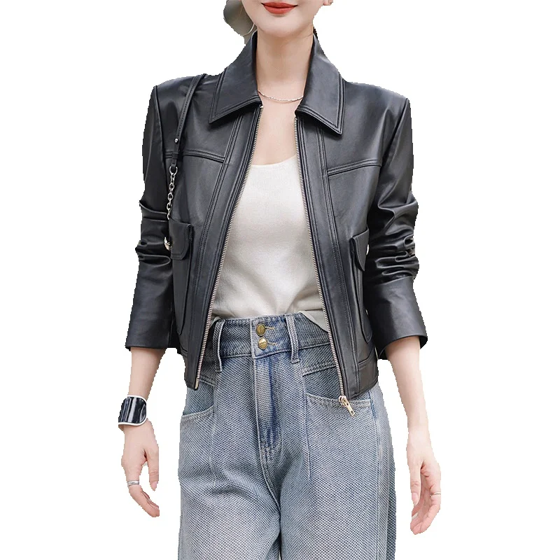 

Exquisite Lapel Short Sheepskin Jacket With Loose Fitting Leather Silhouette