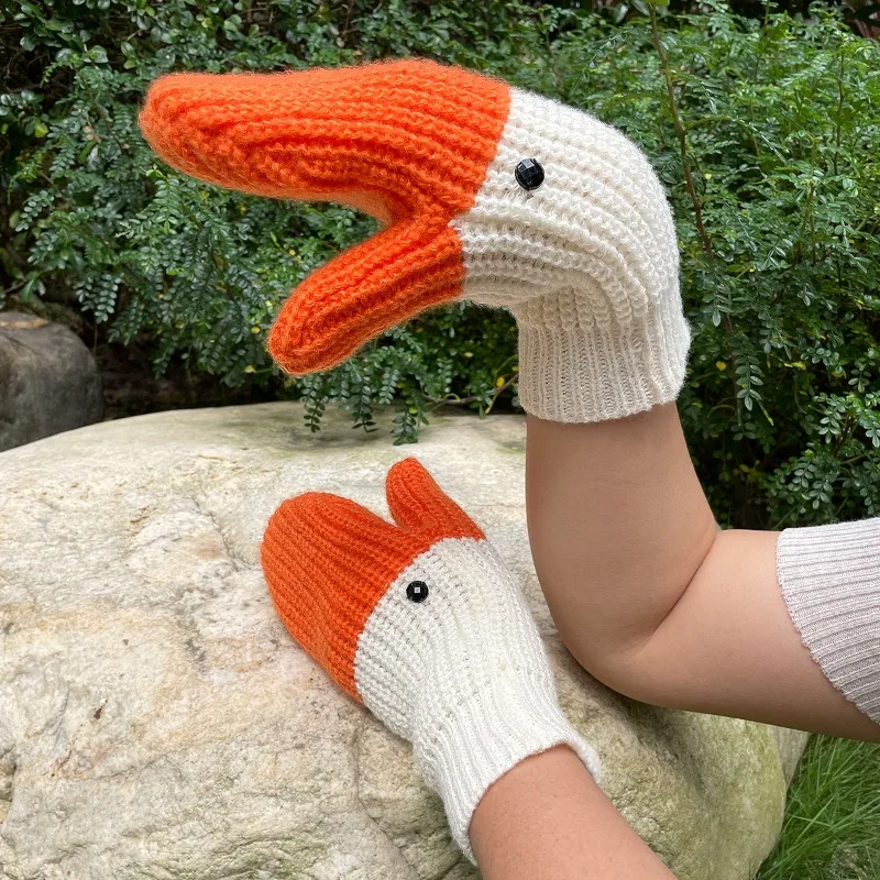 Autumn/Winter Unisex Creative Goose Swan Shape Knitting Gloves Cold-Proof Warm Full Finger Cartoon Animal Soft Mittens