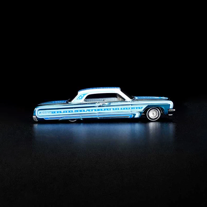 Hot Wheels 2021 RLC The Snowman RLC Exclusive Holiday \'64 Impala Spectraflame Light Blue 1:64 Diecast Collectible Model Car Toy