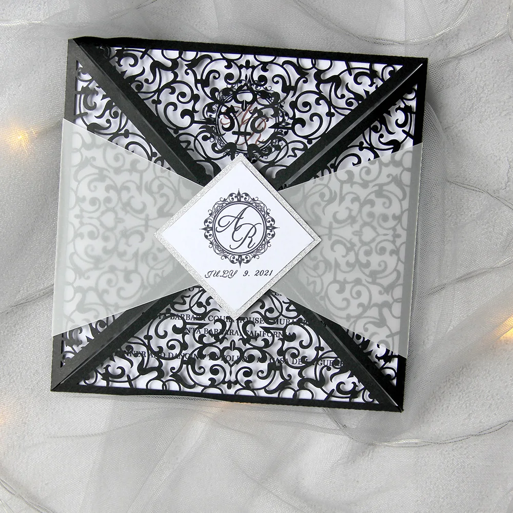 Papier d'invitation de mariage découpé élégant fabriqué avec un design chic pour les occasions spéciales