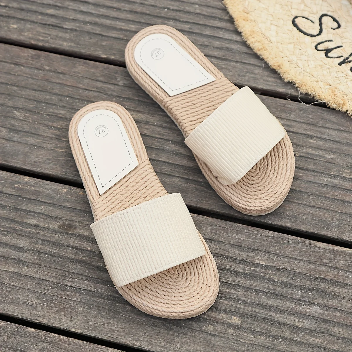 

Women's beige flat bottomed round toe slippers, casual beach shoes, lightweight platform shoes for summer