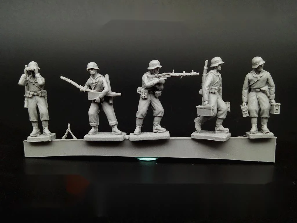 

1/72 Scale Die-cast Resin Graphic Soldier 5 Naval Soldiers Unpainted