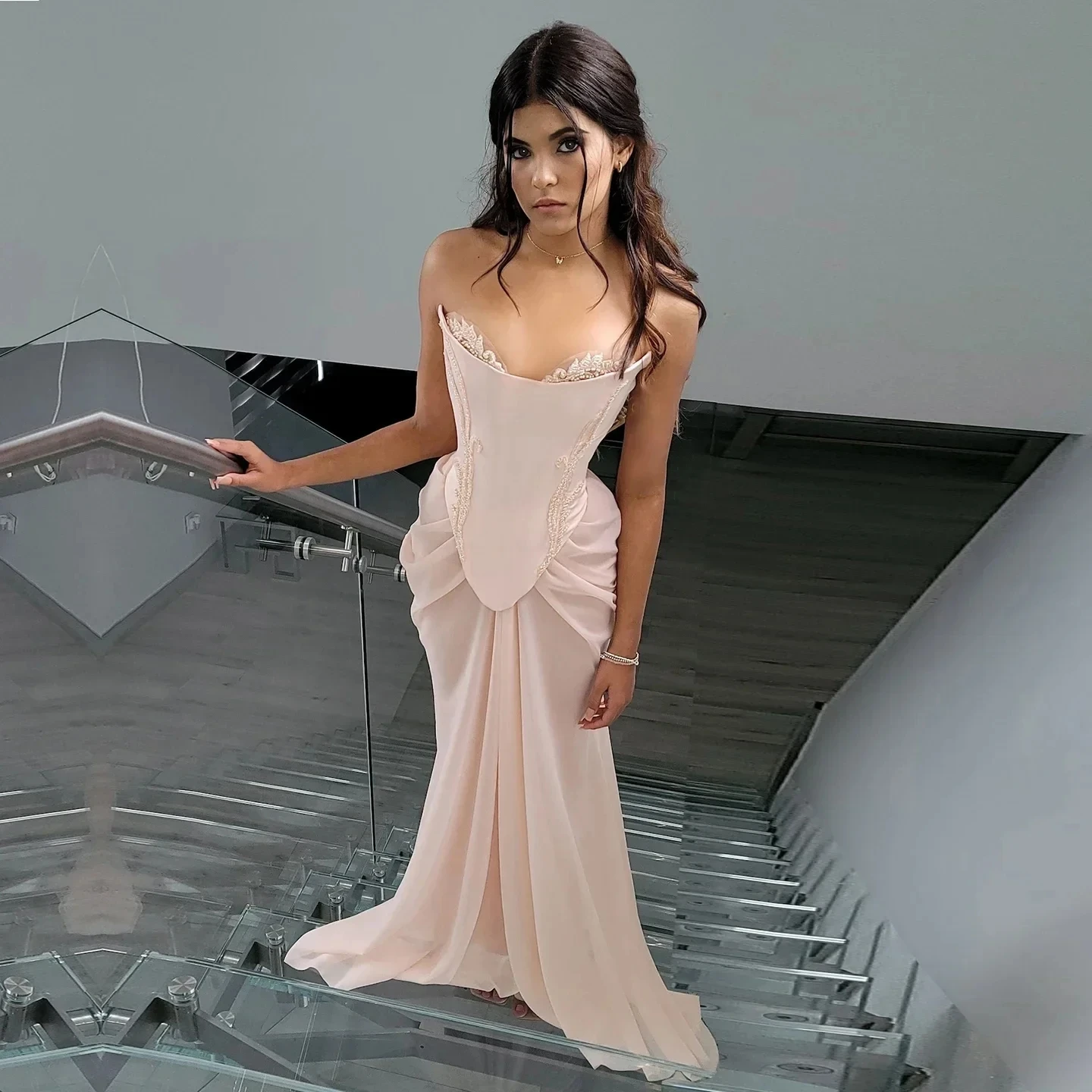 Elegant Strapless Sleeveless Pearls Beads Evening Dresses Fashion Floor Length Pink Mermaid Gowns Sweep Train Party Dresses