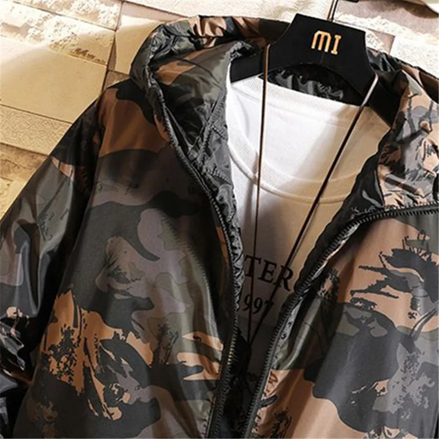 2025 جديد الرجال السترات الشتاء القطن معطف مبطّن سميكة الدافئة مقنعين ملابس خارجية الذكور فضفاضة التمويه الشارع الشهير ملابس للرجال 5XL