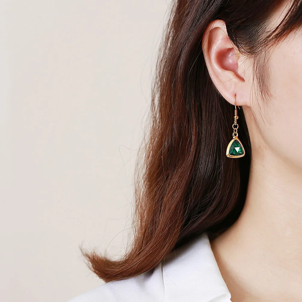 

1Pair Delicate Emerald Green Earrings Bright Color Stylish Design Lightweight Comfortable Wearing Perfect Party Accessory