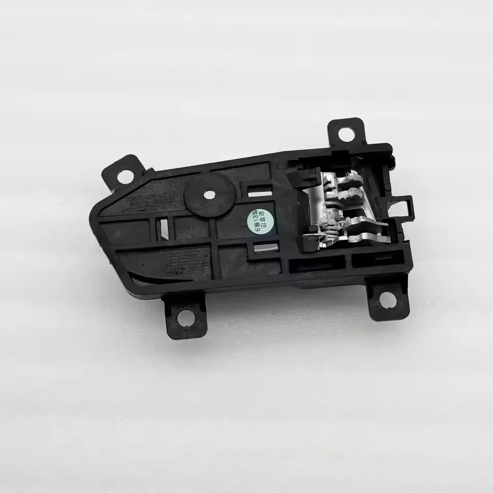 826103W000 for Kia Sportage 2011-2016 driver's side door interior handle