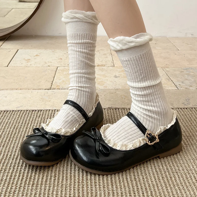 Retro lace bow flat-soled leather shoes women's 2025 new spring and autumn skirt French soft-soled Mary Jane shoes image 4