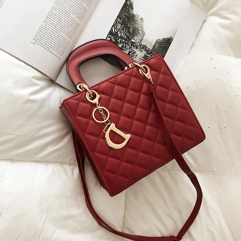 2024 New Fashion Luxury Design Tote Bags for Women Handbags Ladies Shoulder Bags Trending Lingge Chain Crossbody Bag and Purse