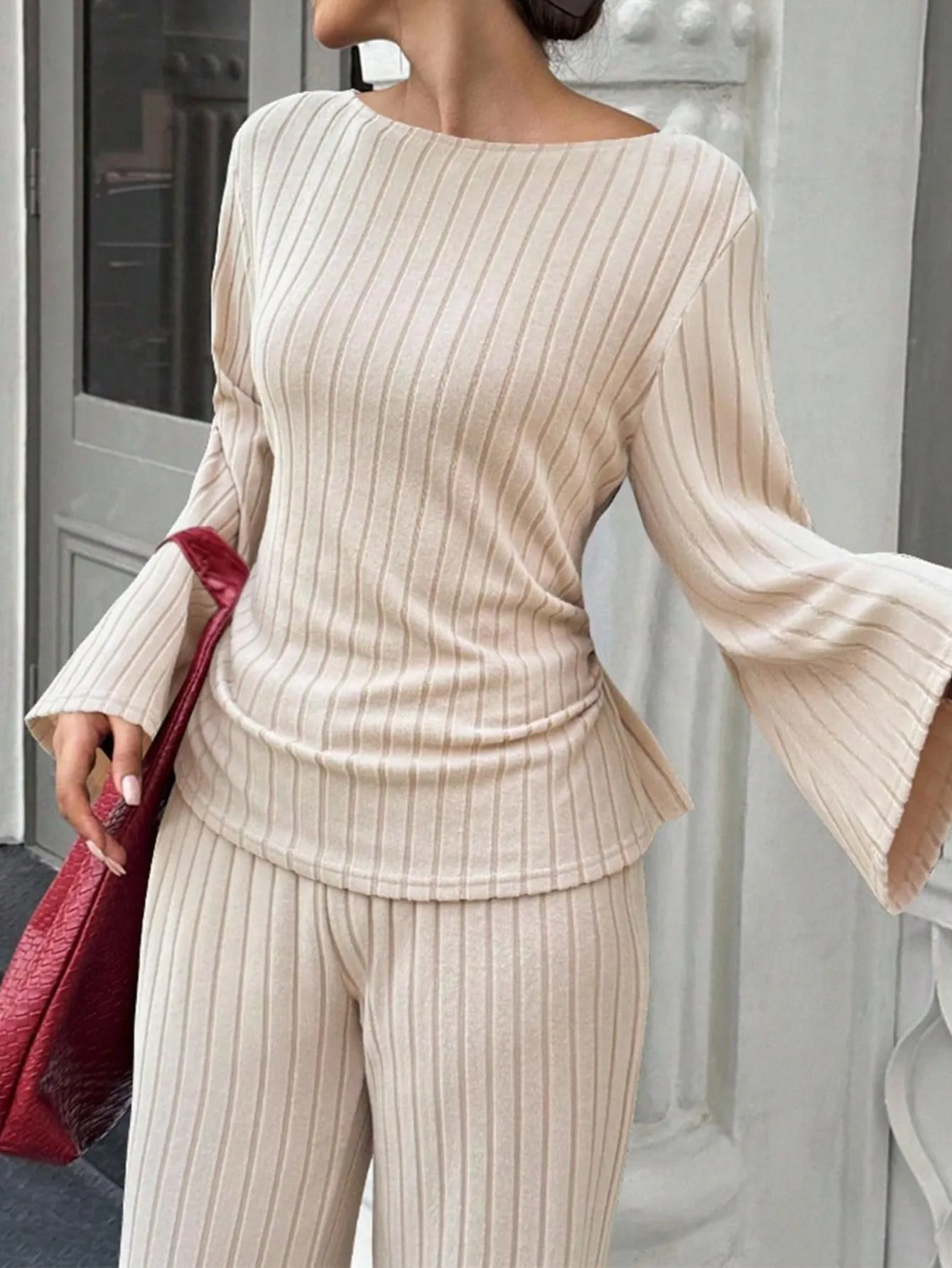 Women's long-sleeved striped top with trousers suit, casual style, autumn and winter style, solid color design, long-sleeved des