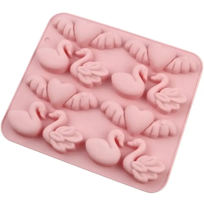 1Pcs Cartoon Animal Swan Love Soap Candy Cookies Ice Cube Tray Mold Bulldog Chocolate Silicone Mold Kitchen Baking Tools