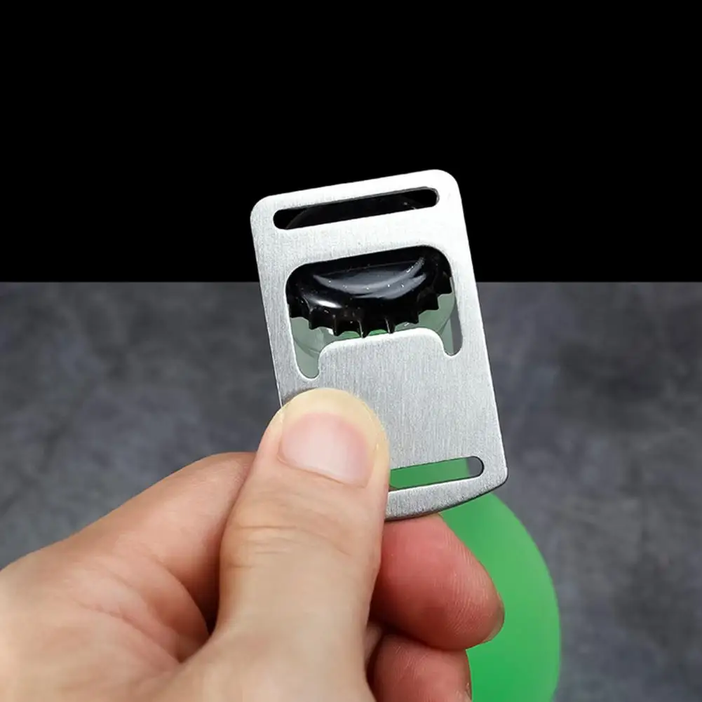 

2Pcs Bottle Opener Labor-saving Stainless Steel Drink Opener Camping Webbing Buckle Design Bottle Opener Kitchen Accessories