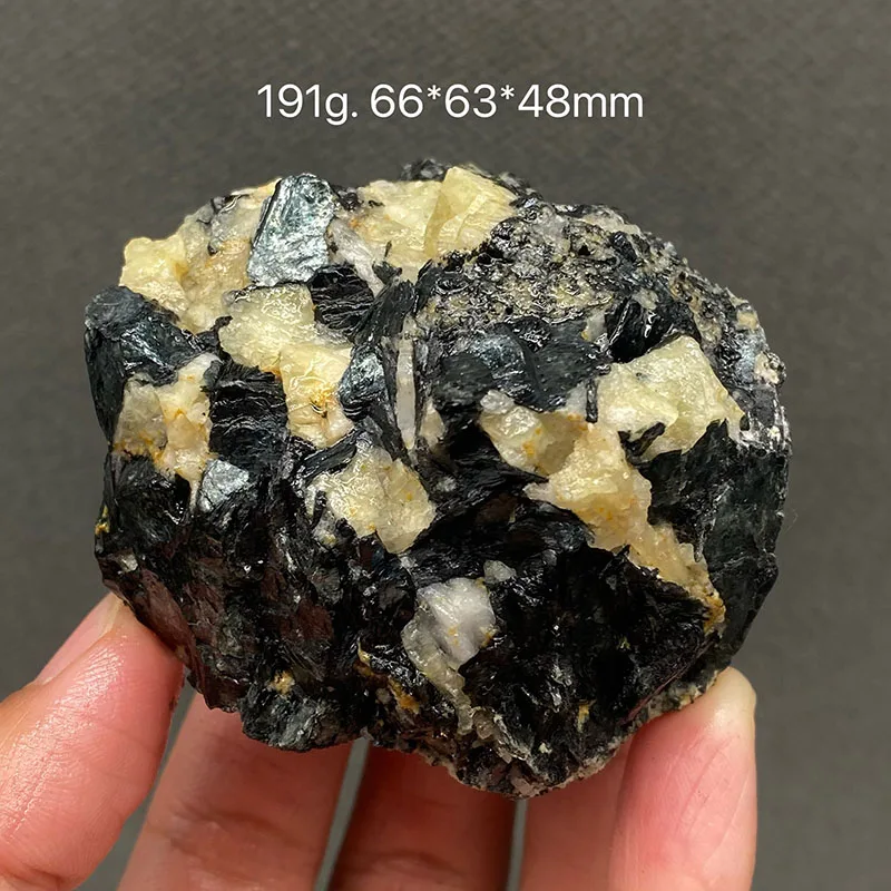 100% خام الحيوتيت الطبيعي التورمالين الأصفر عينات معدنية أحجار شفاء كريستال