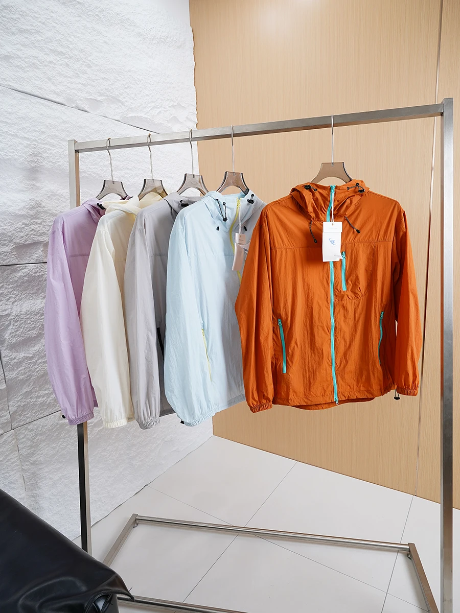 

Lightweight Breathable Outdoor Jacket for Couples Spring Summer Quick Dry Anti UV Hat Skin Friendly Thin Men Women Coat