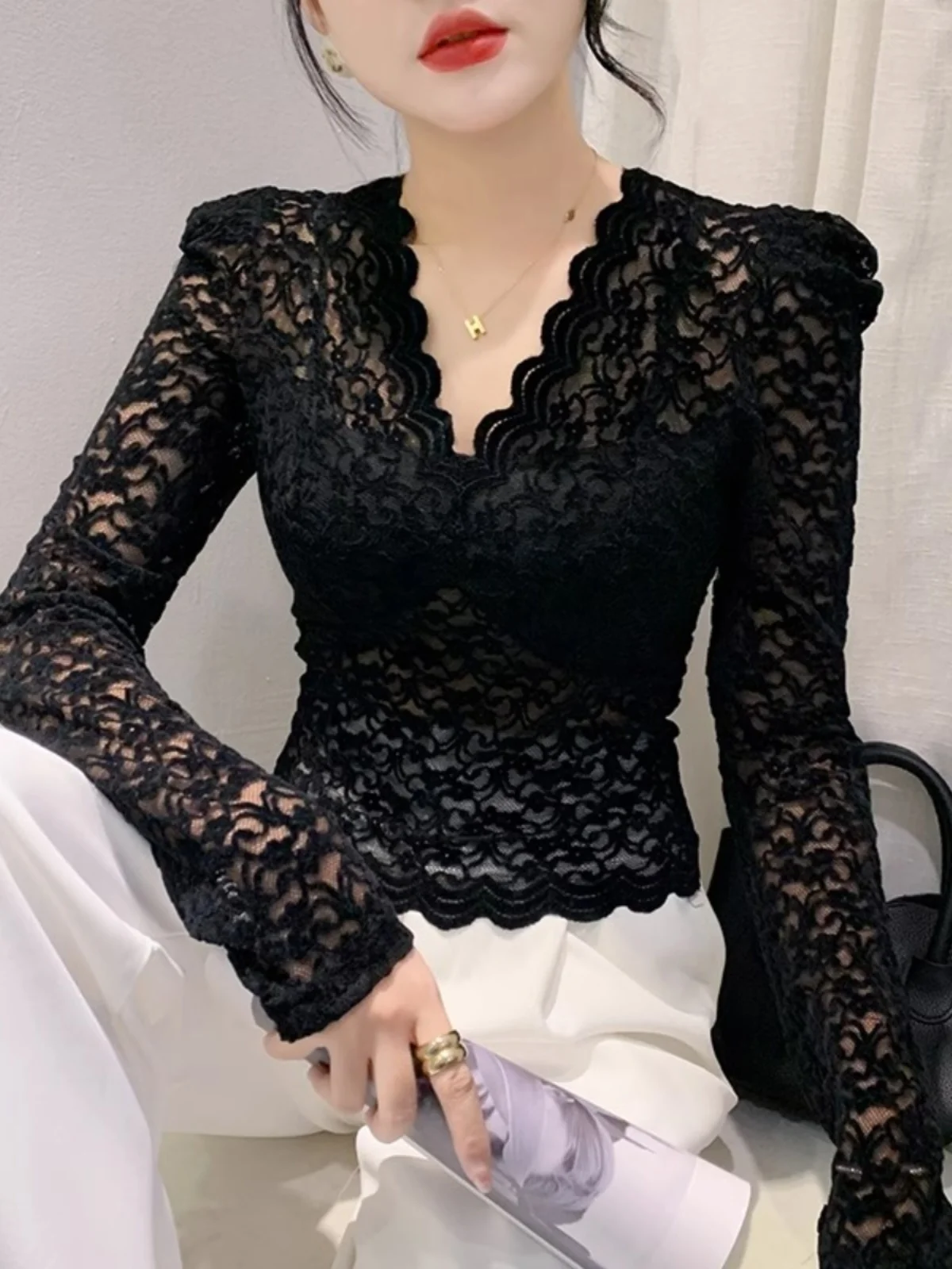 Autumn Winter Bubble Sleeve Fleece Lined Thickened Lace Base Shirt Color V Neck Slimming Long Sleeve Top Korean Style