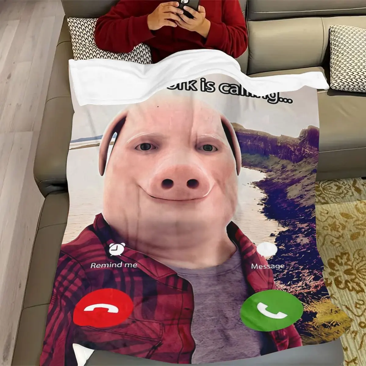 Cute Pig Call Pattern Flannel Blanket, Hypoallergenic Fabric, Digital Print, Suitable for All Seasons, Multi-Purpose, Stylish De