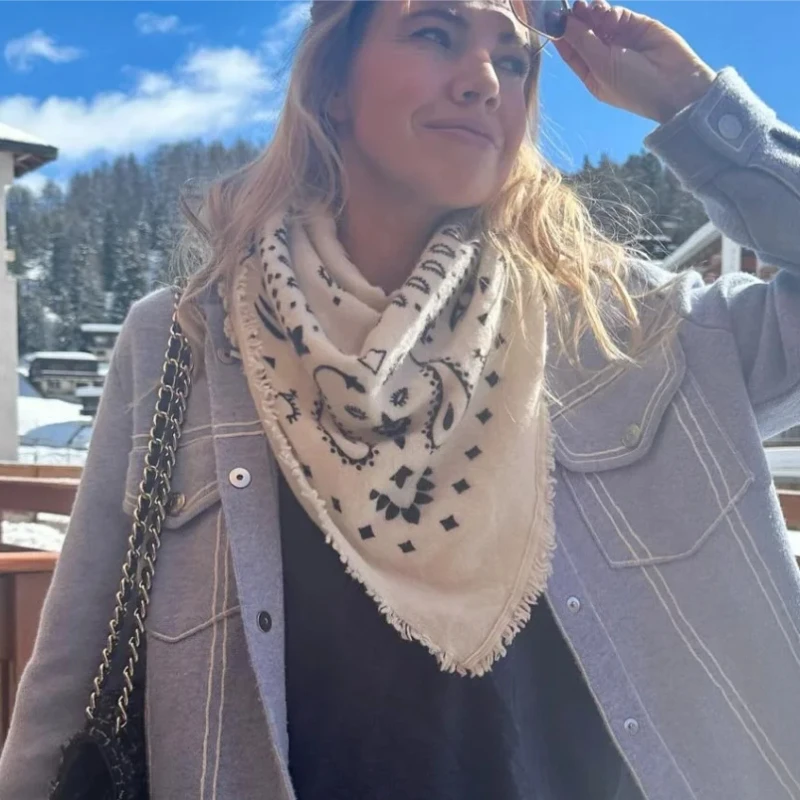 

2026 Fashion Cashew Printed Tassel Square Towel Women Vintage Soft Comfortable Shawl Lady Chic Daily Casual Spring Warm Scarf