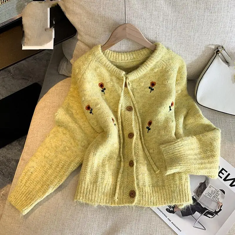 Herbst und Winter neuer süßer Damen-Strickpullover mit bestickten Blumen, elegante und süße Pulloverjacke, hautfreundlich, weich, modisch
