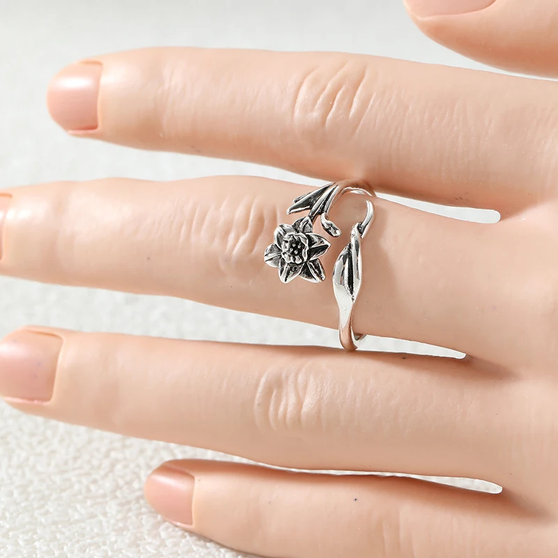 Punk Style Vintage Hand Carved Floral Silvery Fine Opening Ring for Unisex Fashion Personality Banquet Party Jewelry Accessories