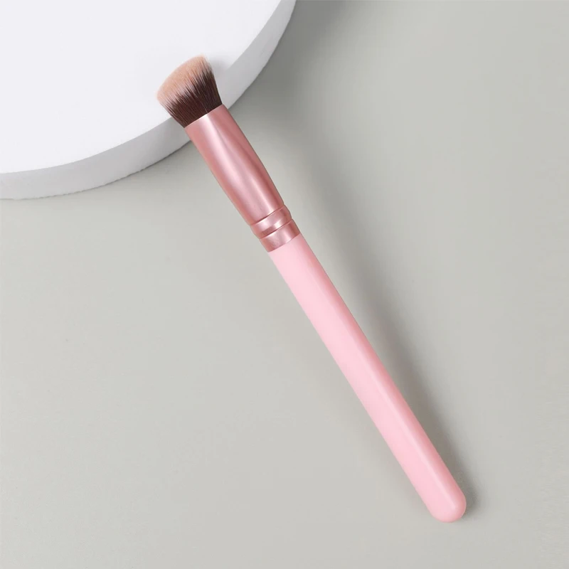 แปรงเน้นข้อความบนใบหน้ามุมสามเหลี่ยมคอนซีลเลอร์แปรงสําหรับ Dark Eye Circles จุดปกปิด Make Up Tools สําหรับผู้หญิง