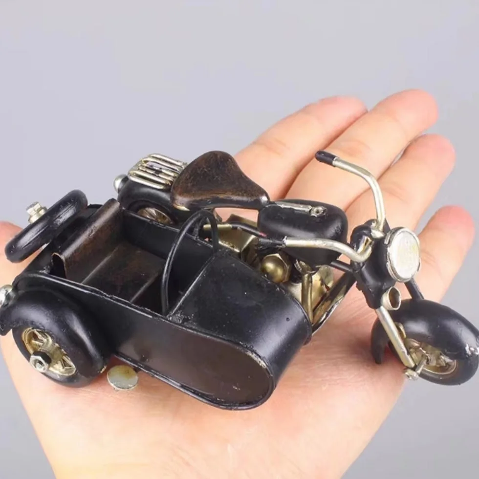 Mini modelo de triciclo artesanal de metal, artesanato seguro, brinquedo infantil, decoração de casa vintage, presente de aniversário colecionável para meninos e meninas