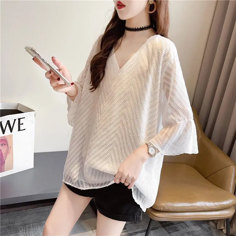 Summer New V-neck Fashion Batwing Sleeve T-shirt Women High Street Casual Loose Pullovers Thin Ventilate Sheer All-match Tops