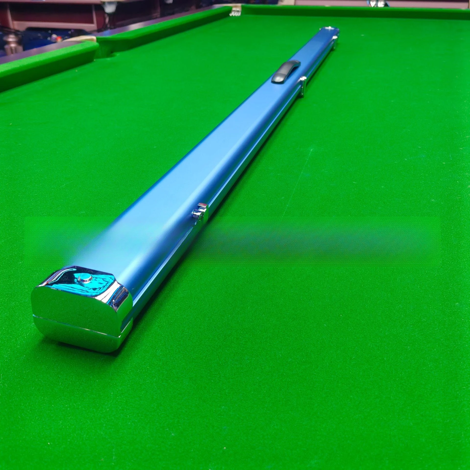 Small head snooker single through rod with choke grid double slot rod box Aluminum alloy billiard club storage box