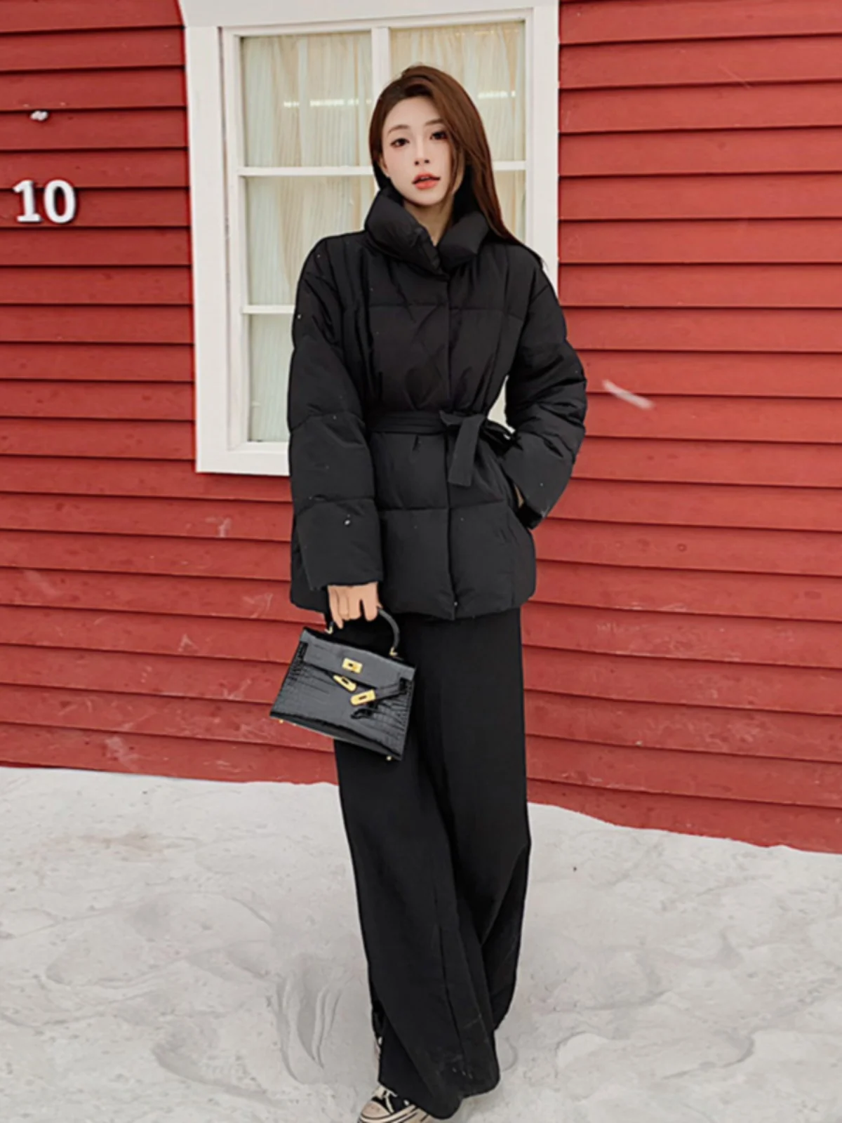 

Черная укороченная хлопковая куртка с утяжкой на талии, женская модная зимняя верхняя одежда, компактный размер, корейский стиль, утепленная, с длинными рукавами