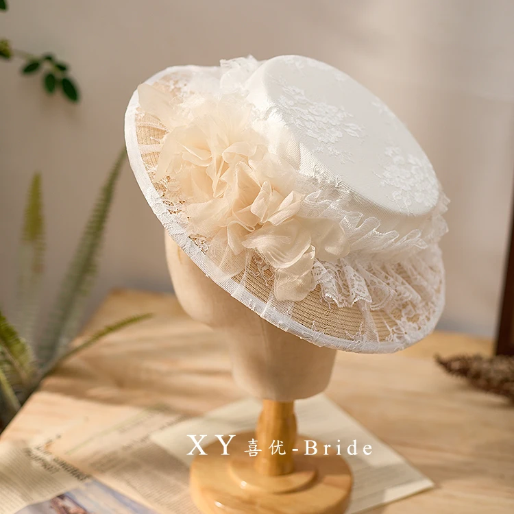 Original Design Elegant Lace Ffower Wedding Hat for Bride Photo Shoot Church Derby Hat French Style Tea Party Fedoras Headpieces
