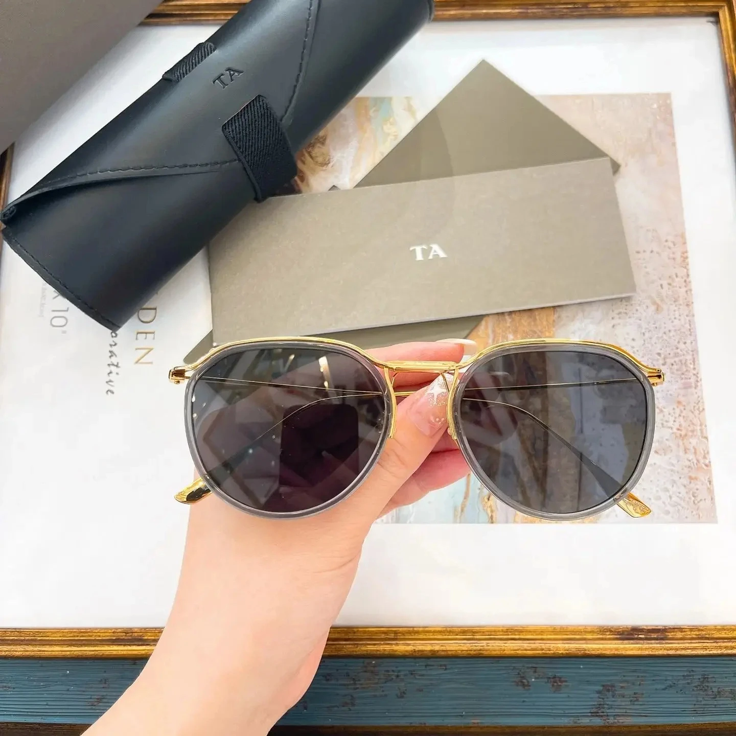 

Новинка для DIYTA DT SCHEMA-TWO DTX131, серые линзы, деловые женские солнцезащитные очки, модная оправа из золотого сплава, мужские солнцезащитные очки с коробкой