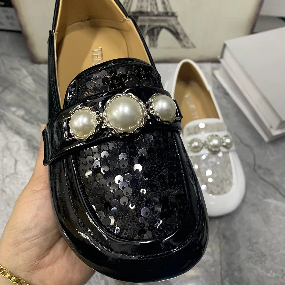 Women Flat Shoes Plus Size Fashion Pearl Patent Leather Women Mullers Summer Women Loafers Designer Shoes