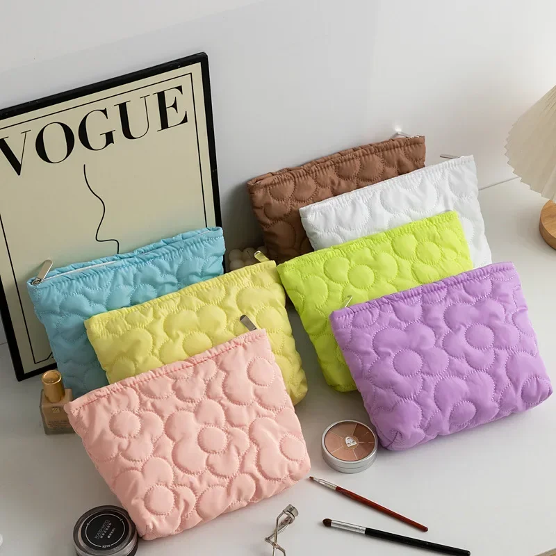 Quilted Flower Clutch Bag Women Makeup Bag Large Capacity Cosmetic Bag Travel Organizer Bags Portable Makeup Pouch for Women