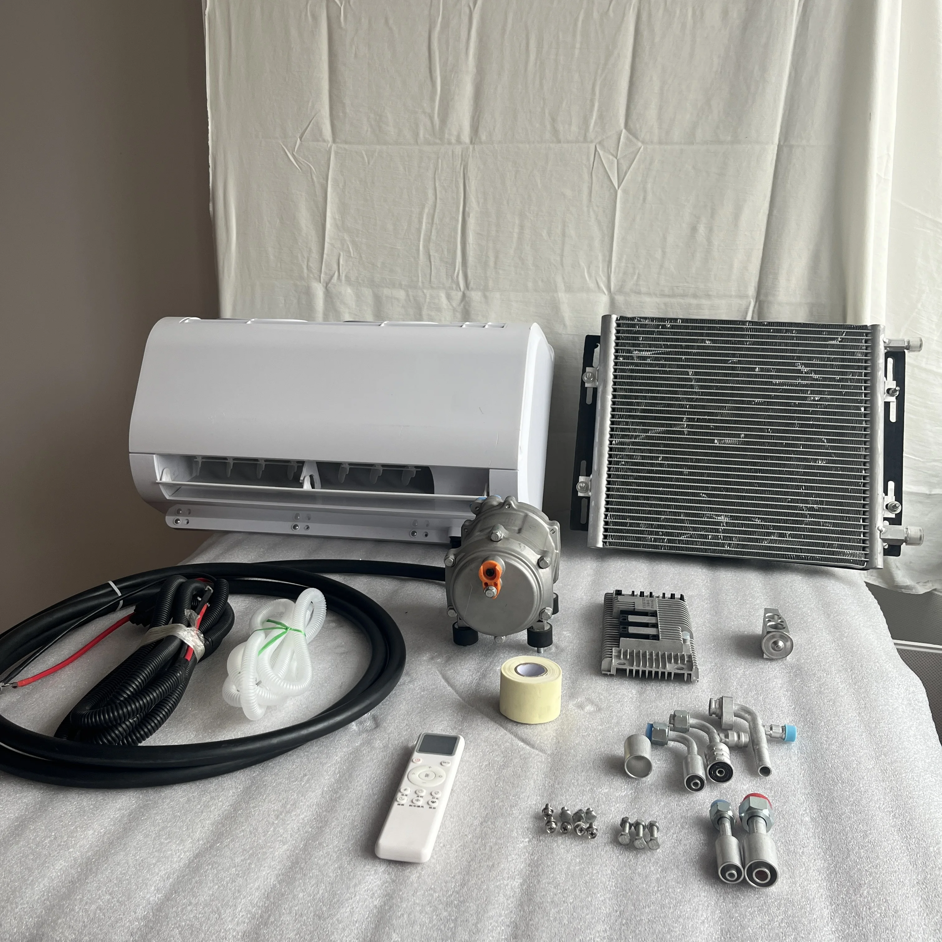 RV 12v/24v Small Cab Air Cooling Battery Driven Dc Air Conditioning Systems 12 Volt/24 Volt Parking Air Conditioner For Truck