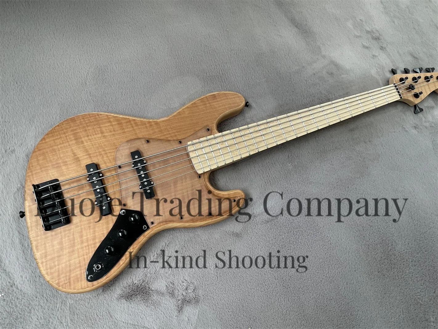 Matte Natural Bass 5-string Electric bass Alder body Flamed Maple Top Clear guard Finch Eye Maple fingerboard Black tuner