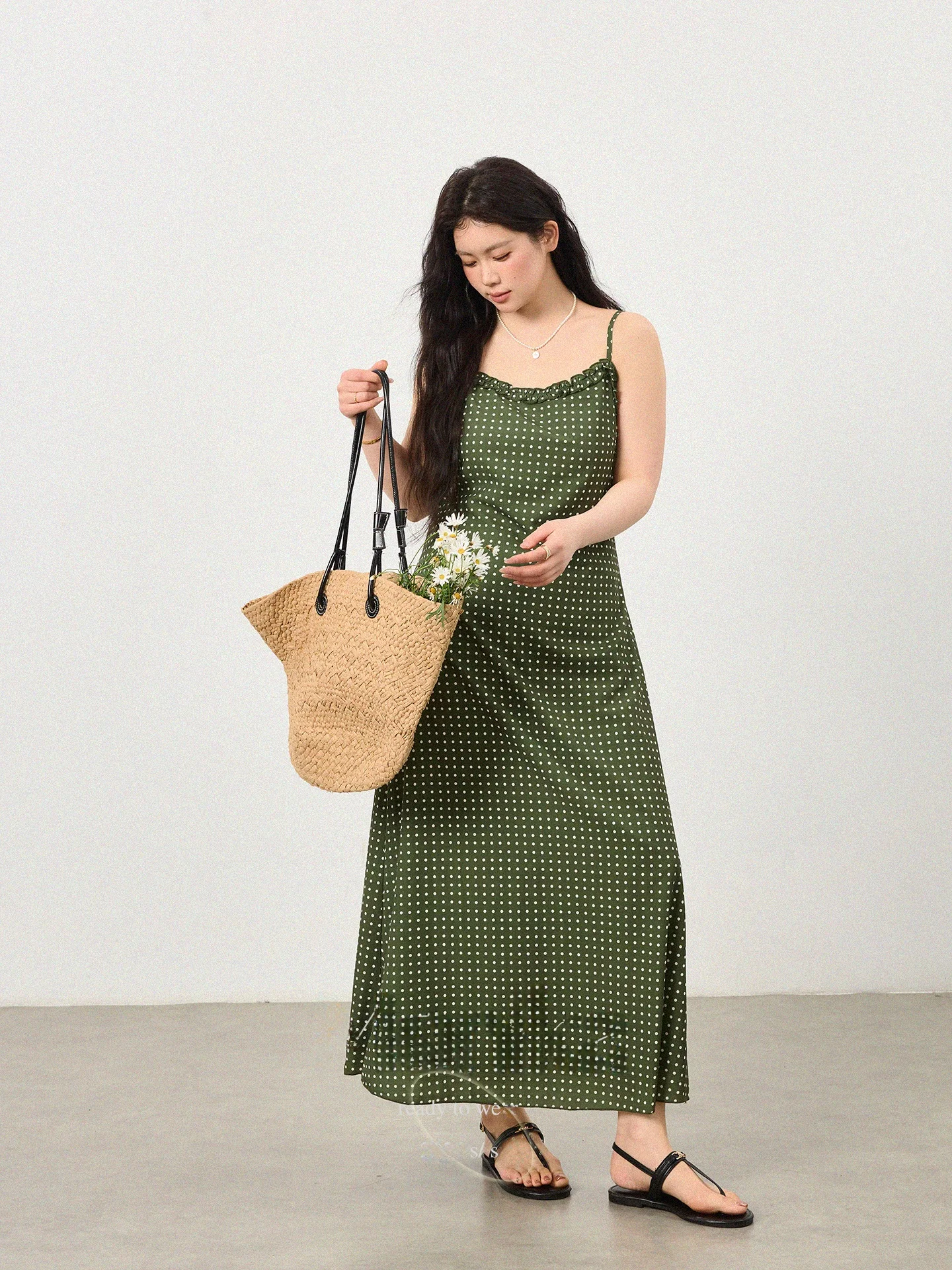 

Summer New plus Size Women's Strap Dress Tea Break Long Skirt Polka Dot Pleated Dresses Slimming Effect Gentle Style High Waist