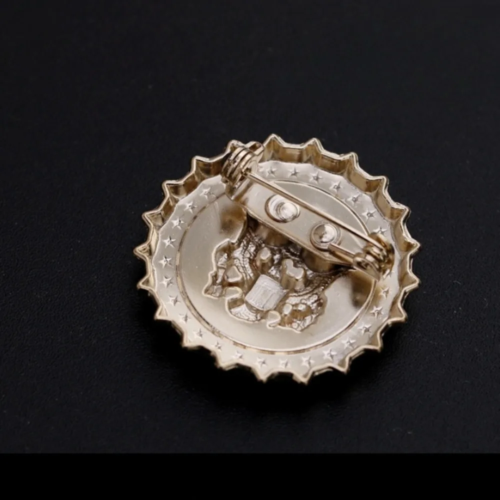 1 قطعة شعار الولايات المتحدة الكلاسيكية بروش النسر البيرة غطاء شكل شارة التلبيب دبوس