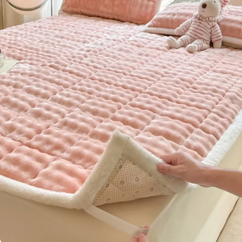 Winter Thick Faux Rabbit Fur Quilted Mattress Milk Velvet Warm Tatami Mat for Home Super Soft Solid Bed Cushion for Single Queen