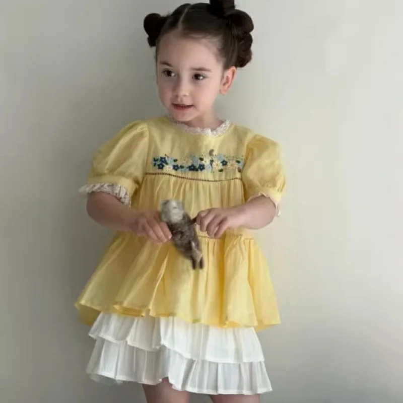 

Children's clothing girls' suit embroidered short sleevesAPrinted top and skirt-pants set2026New summer children's clothing