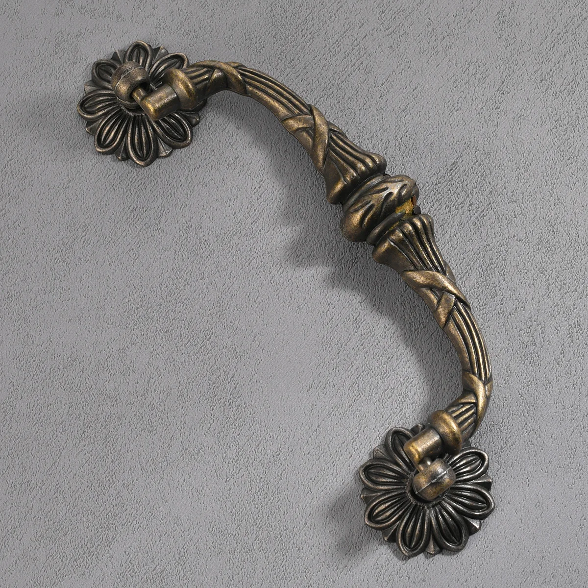 New Chinese Decoration Antique Drawer Bronze Simple European Handle Hole Spacing of 124 mm.