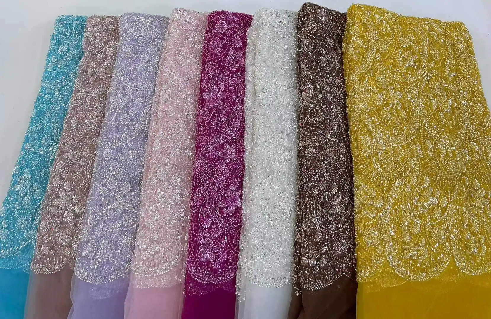 ผ้าทูลล์ปักลายแอฟริกันสีแดงรุ่นล่าสุด ประดับลูกปัดหรูหรา คุณภาพสูง ประดับเลื่อมหรูหรา สำหรับชุดราตรีงานเลี้ยง รุ่น TP1442