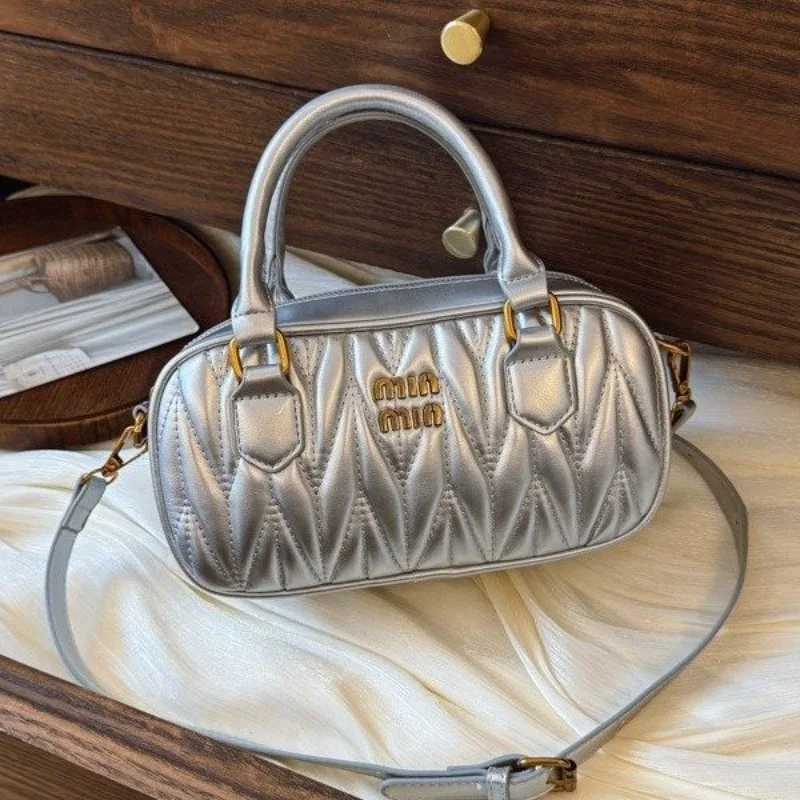 

Elegant Classic Minimalist Designer Diaper Bags For Women Luxury Vintage Leather Large Capacity Fashionable Tote Bag Stylish