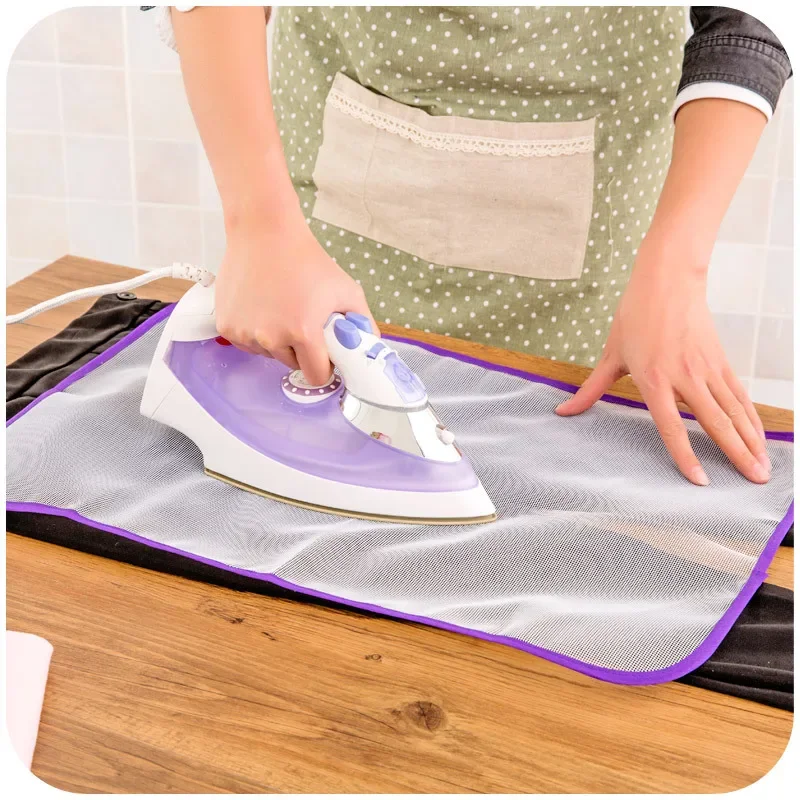 1PCS  Anti-scalding Cloth Protective Press Mesh Insulation Ironing Board Mat Cover Against Pressing Pad Mini Iron Random Colors