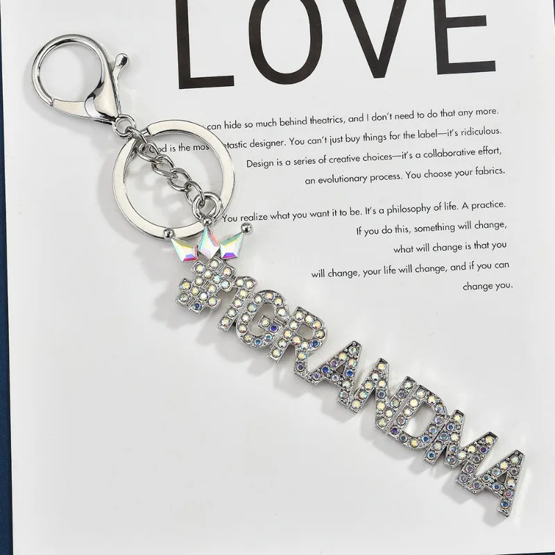 هدايا رسائل حب لكبار السن: سلاسل مفاتيح جديدة بأحرف حب، وسلاسل مفاتيح مرصعة بالألماس، وحقائب، ومعلقات مفاتيح عبر الحدود