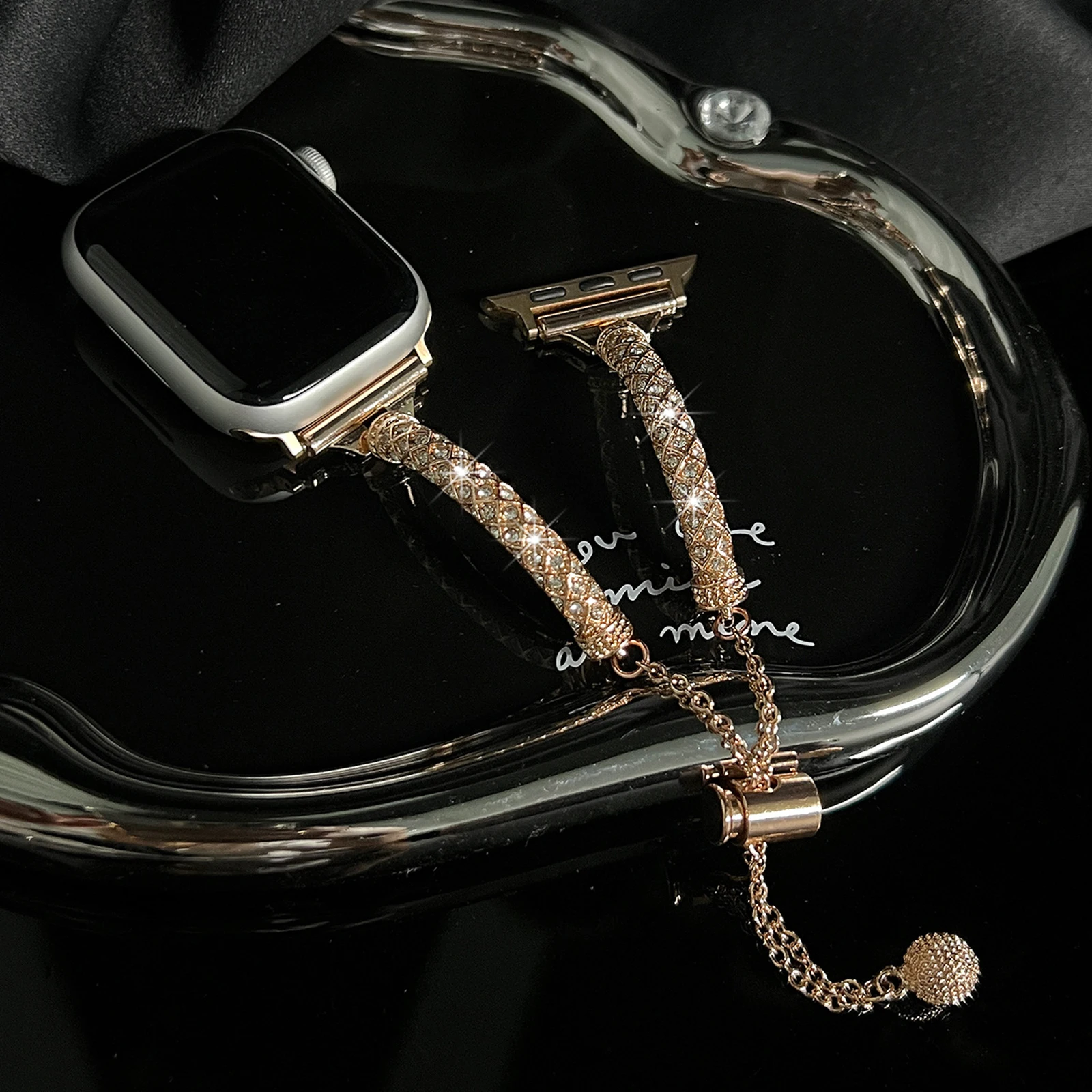 

Тонкий женский ремешок для Apple Watch 10 9 8 Band 46 мм 42 мм 41 мм 45 мм 40 мм 38/44 мм Ремень с бриллиантами iWatch Series 7 6 5 Se Ultra Браслет